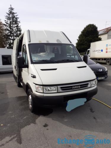 Iveco daily 35s12 2l3 td 116ch