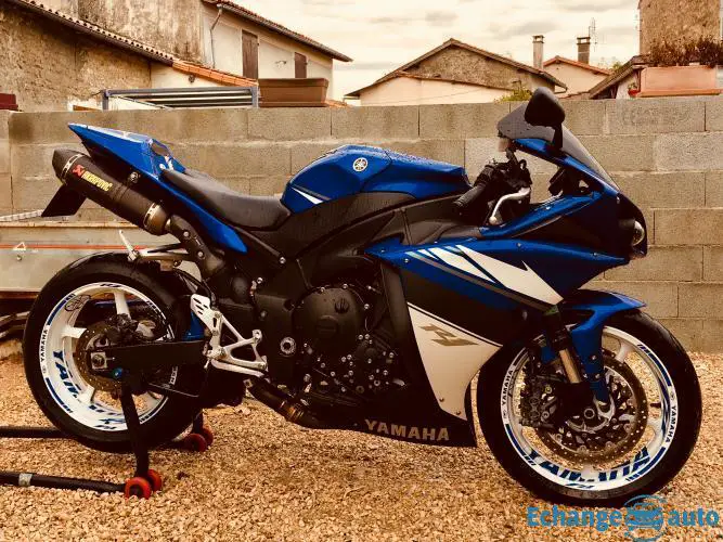 Yamaha r1 crossplane