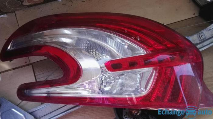 Feux arrière pour Peugeot 208