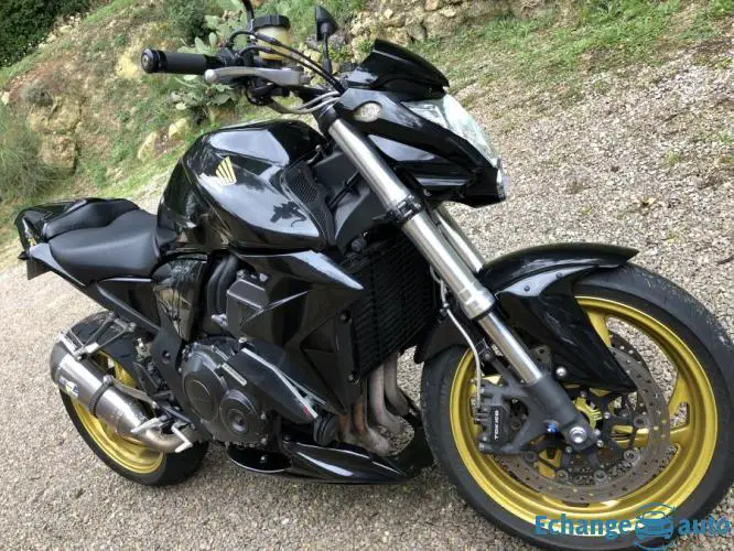 Honda CB1000R magnifique peinture Ferrari