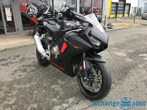 Honda CBR 1000 R FIREBLADE