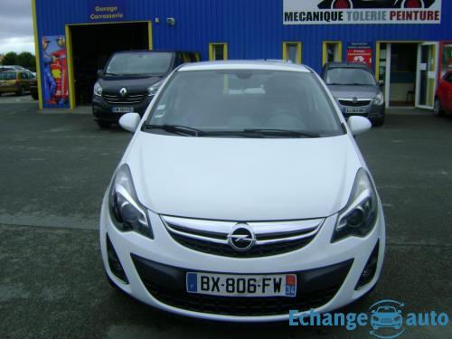 Opel Corsa B 14I 100 CV COSMO 3 PORTES BOITE AUTO