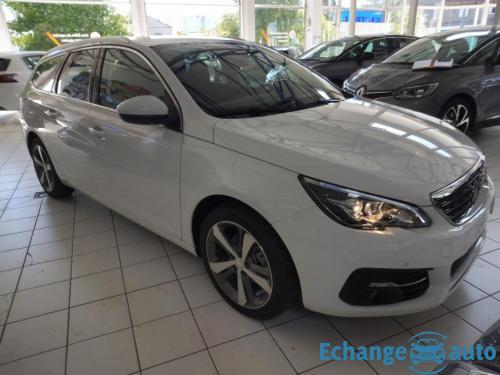 Peugeot 308 SW 1.5 BlueHDi 130 CH ALLURE