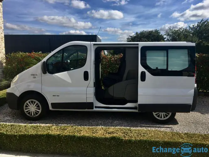 Renault trafic 2.0L 115cv 6 places