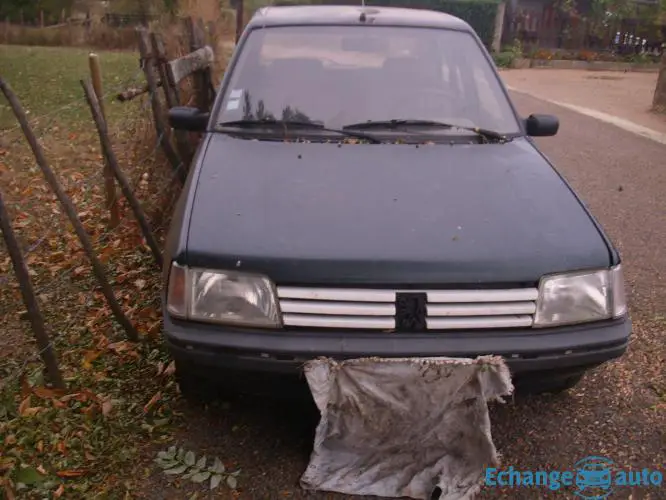 Peugeot 205  diesel pour pieces 300€