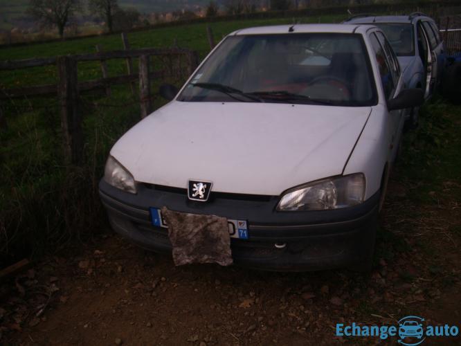 Peugeot 106 essence pour pieces 200€