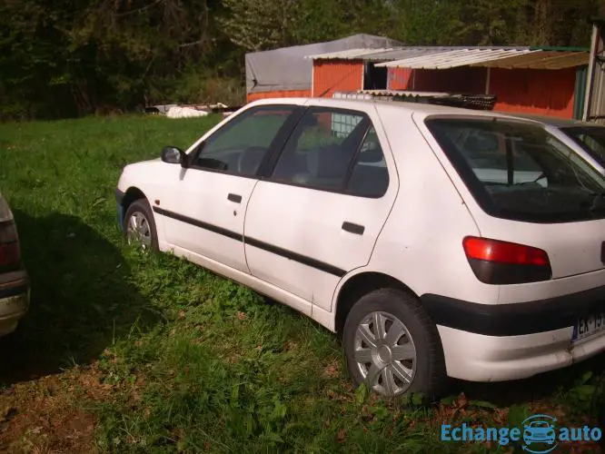PEUGEOT 306 ESSENCE 250€