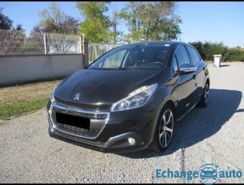 Peugeot 208 PTECH 110 FELINE BVM