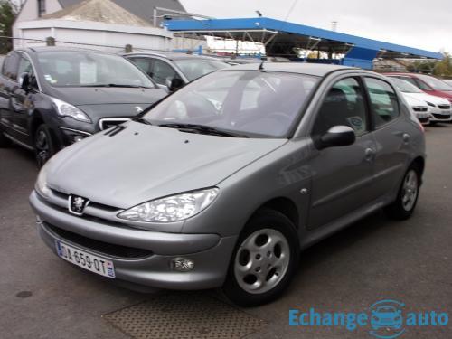 PEUGEOT 206 1.6i 16V XS