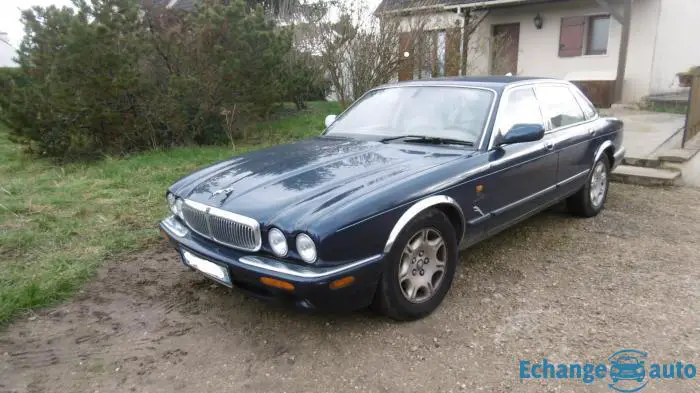 jaguar xj8