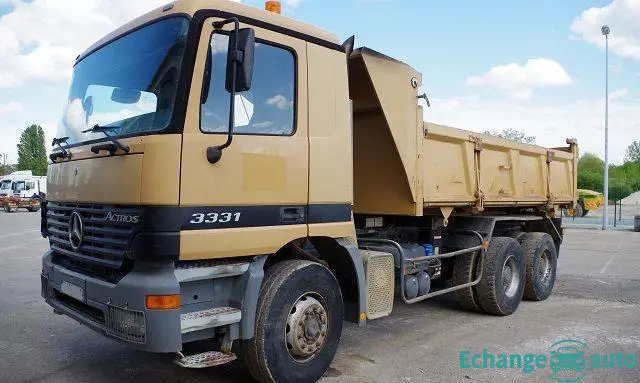 Camion Porteur 6x4 bi benne MERCEDES ACTROS 3331