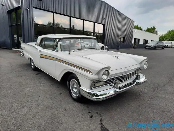 FORD FAIRLANE SKYLINER 500 1957