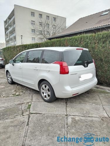 Peugeot 5008 1.6hdi business boîte auto