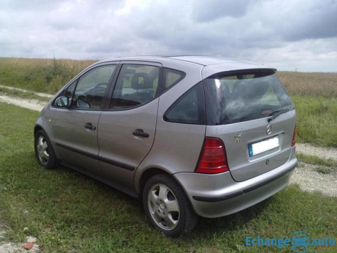 Mercedes A140 essence moteur à chaîne