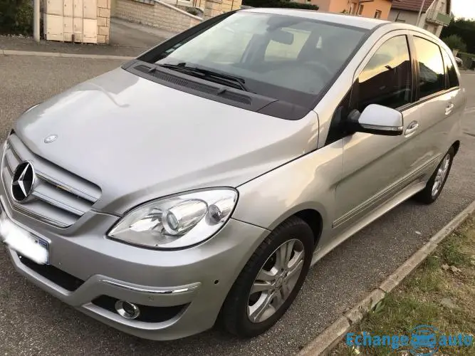 Mercedes Class b 180