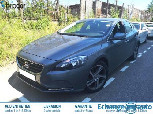 Volvo V40 D3 150ch Momentum Business Geartronic suréquipée