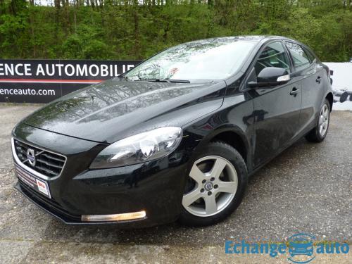 VOLVO V40 D2 120 Momentum