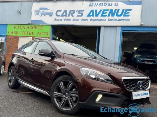 VOLVO V40 CROSS COUNTRY  T3 152 Oversta Edition