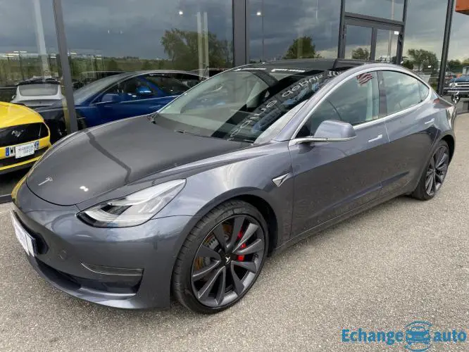 TESLA MODEL 3