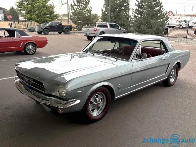 FORD MUSTANG