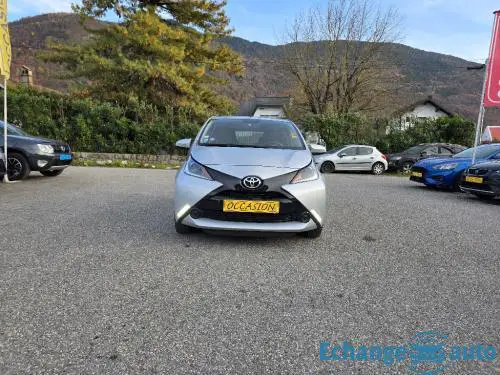 TOYOTA AYGO 1.0 VVT-i x-play 74900 kms camera