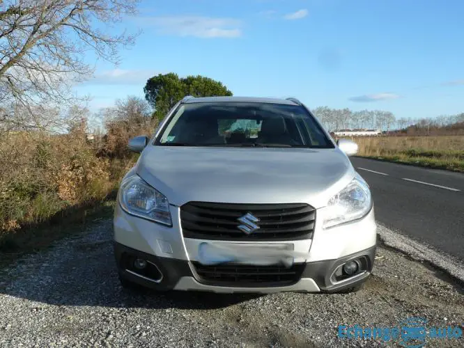 Echange Suzuki SX4 Cross Privilège DDIS contre petit 4X4 en parfait état