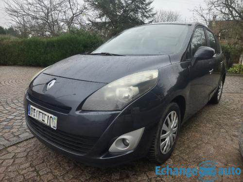 RENAULT MEGANE SCENIC  DCI 110 FAP ECO2 7 places