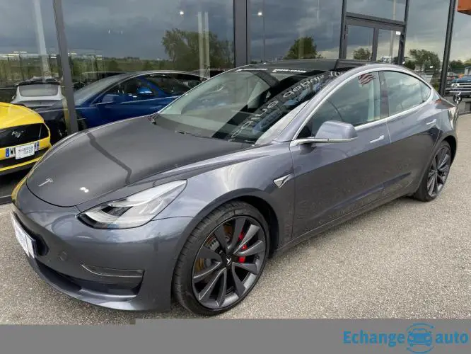TESLA MODEL 3