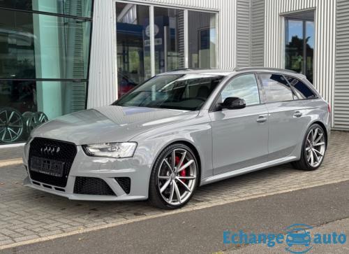 AUDI RS4 AVANT RS4 Avant V8 4.2 FSI 450 Quattro 