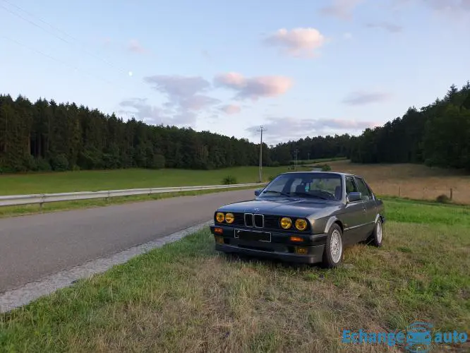 BMW 320i E30