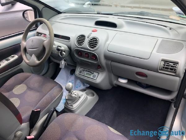 RENAULT TWINGO 1.2i 16V Perrier
