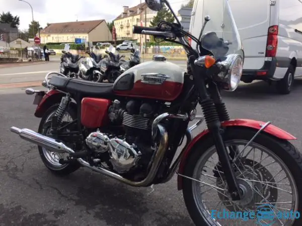Triumph Bonneville 865