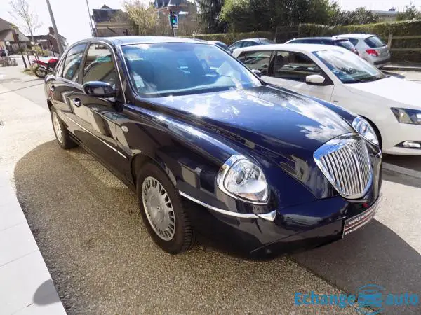 LANCIA THESIS 2.4  JTD 150 Emblema