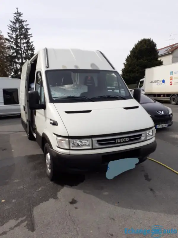 Iveco daily 35s12 2l3 td 116ch