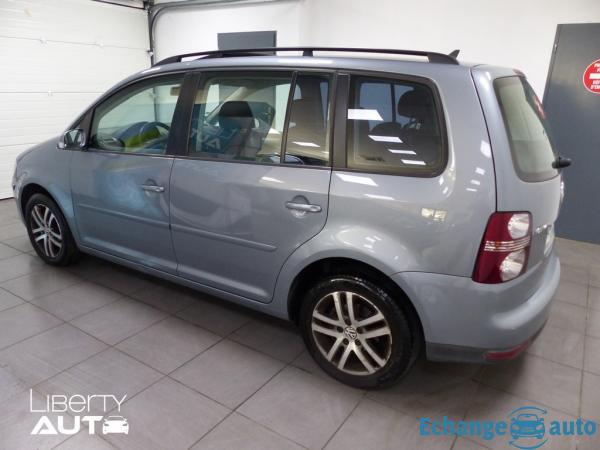 VOLKSWAGEN TOURAN 1.9 TDI 105 / GPS / TOIT OUVRANT