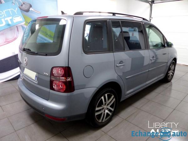 VOLKSWAGEN TOURAN 1.9 TDI 105 / GPS / TOIT OUVRANT
