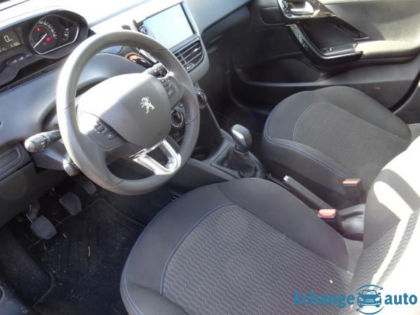 Peugeot 208 SIGNATURE 1.2L PURE TECH 82 CV