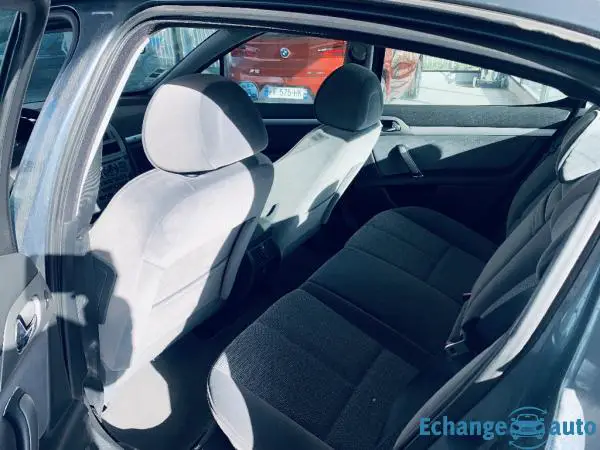 PEUGEOT 407 2.0 HDi 16v Exécutive Pack