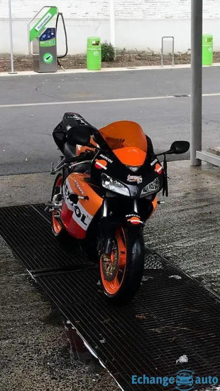 Honda cbr 1000 rr repsol