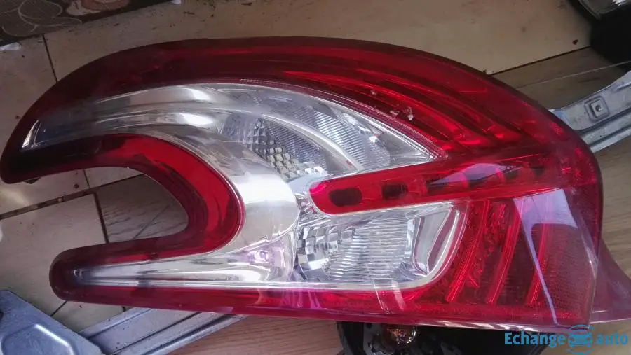 Feux arrière pour Peugeot 208