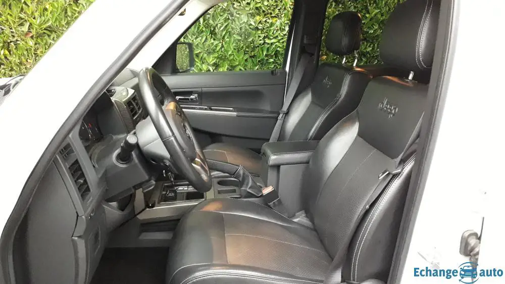 Unique Jeep Cherokee KK 2.8 CRD Overland 4X4