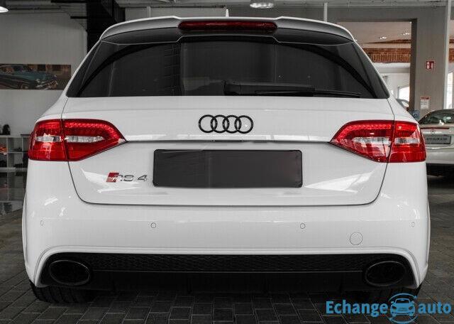 AUDI RS4 AVANT 4.2 V8 FSI 450 QUATTRO