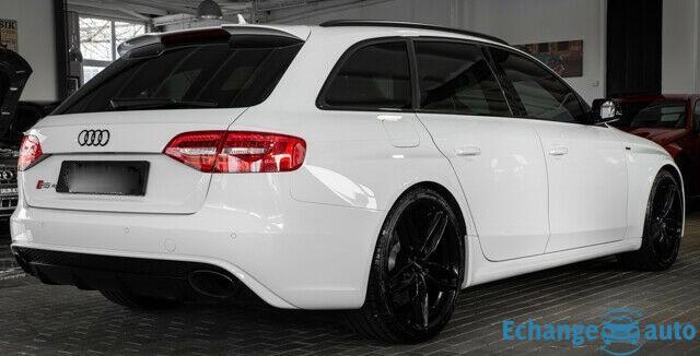 AUDI RS4 AVANT 4.2 V8 FSI 450 QUATTRO