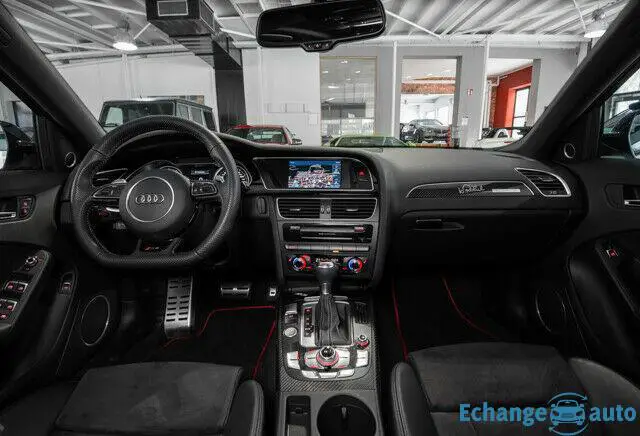 AUDI RS4 AVANT 4.2 V8 FSI 450 QUATTRO