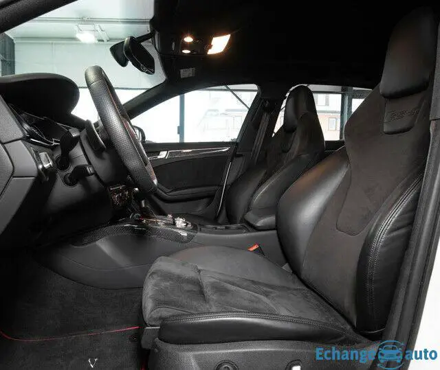 AUDI RS4 AVANT 4.2 V8 FSI 450 QUATTRO