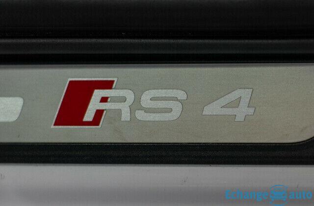 AUDI RS4 AVANT 4.2 V8 FSI 450 QUATTRO