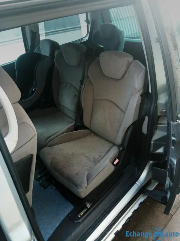 c8 échange avec otre 7 places où Mercedes Vito