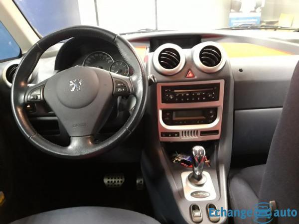 Peugeot 1007 1.6 16v 110ch Sporty Pack 2Tronic BVA +Attelage