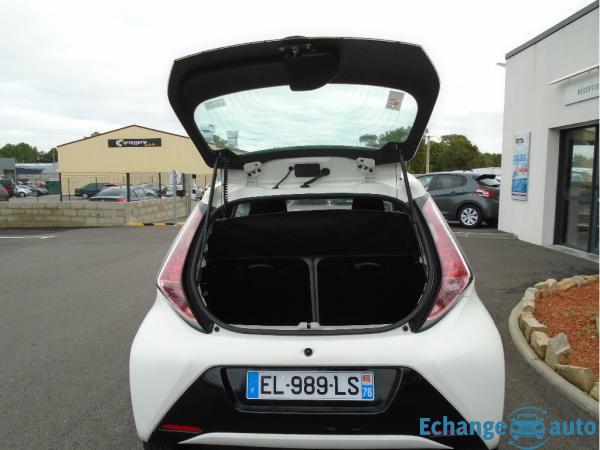 TOYOTA AYGO 1.0 VVT-i x-play 