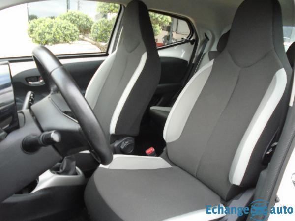 TOYOTA AYGO 1.0 VVT-i x-play 